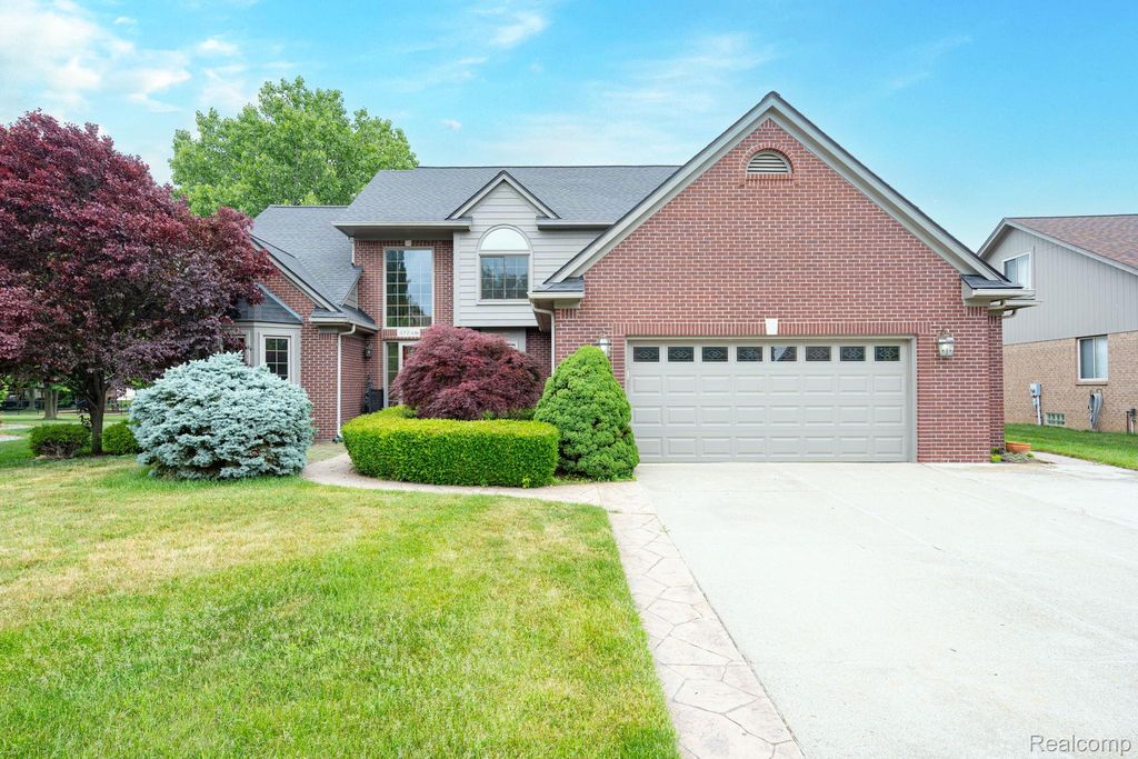47248 Malburg Way Drive, Macomb Township, MI 48044