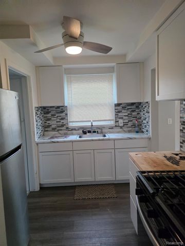 17076 STRICKER Avenue, Eastpointe, MI 48021