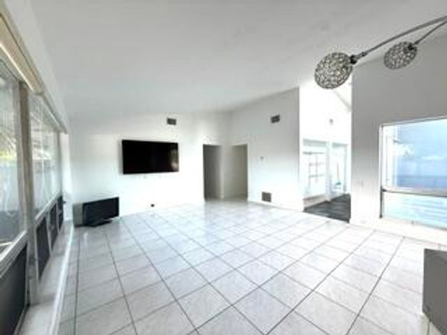4411 NE 13TH Terrace, Oakland Park, FL 33334