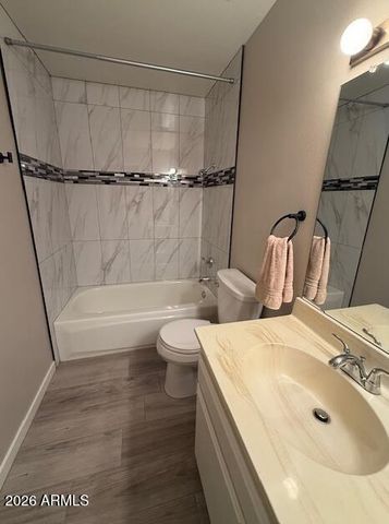 5525 E THOMAS Road H2, Phoenix, AZ 85018