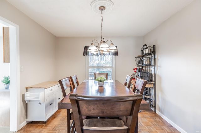 7518 Meadowview Drive, Evansville, IN 47710