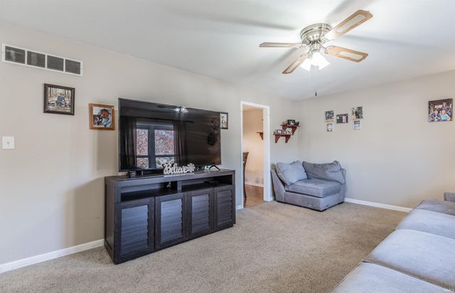 7518 Meadowview Drive, Evansville, IN 47710