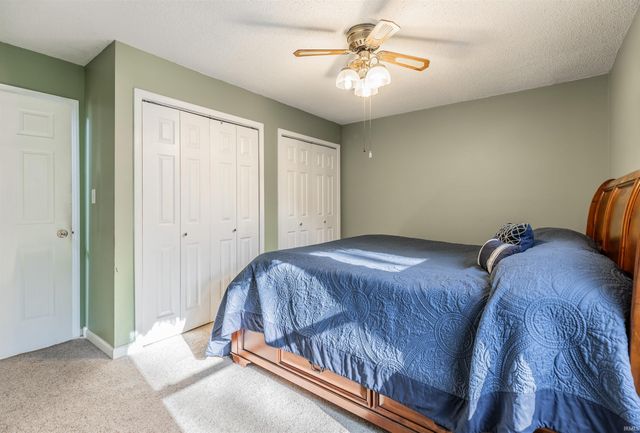 7518 Meadowview Drive, Evansville, IN 47710