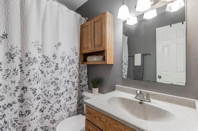 7518 Meadowview Drive, Evansville, IN 47710