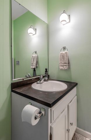 7518 Meadowview Drive, Evansville, IN 47710