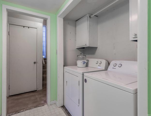 7518 Meadowview Drive, Evansville, IN 47710