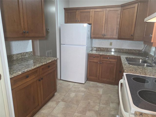 5707 45TH STREET E 120, Bradenton, FL 34203