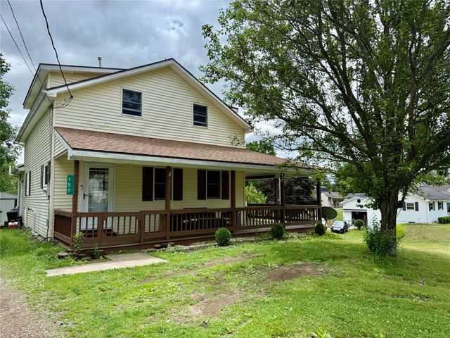 157 W 4TH Street, Waterford, PA 16441