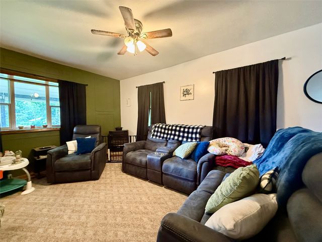 157 W 4TH Street, Waterford, PA 16441