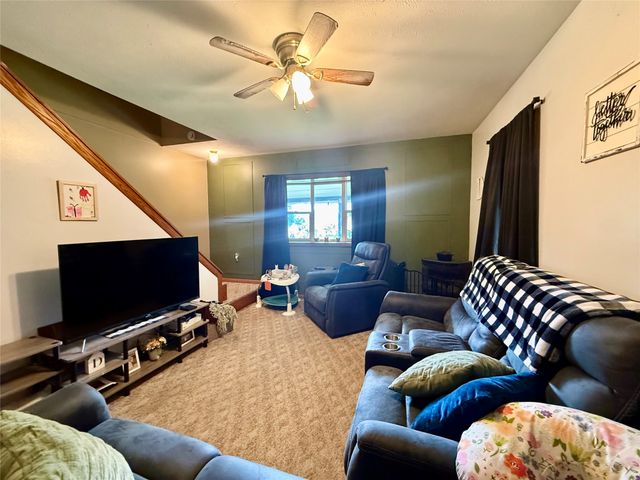 157 W 4TH Street, Waterford, PA 16441
