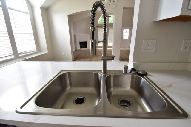 7837 Roundtable Road, Frisco, TX 75035
