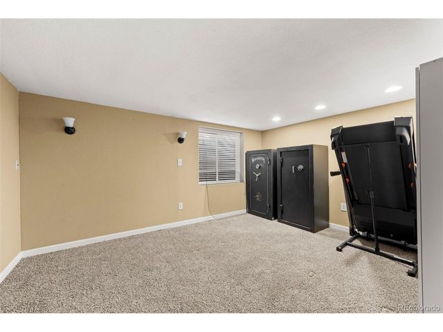 2634 S Halifax Ct, Aurora, CO 80013