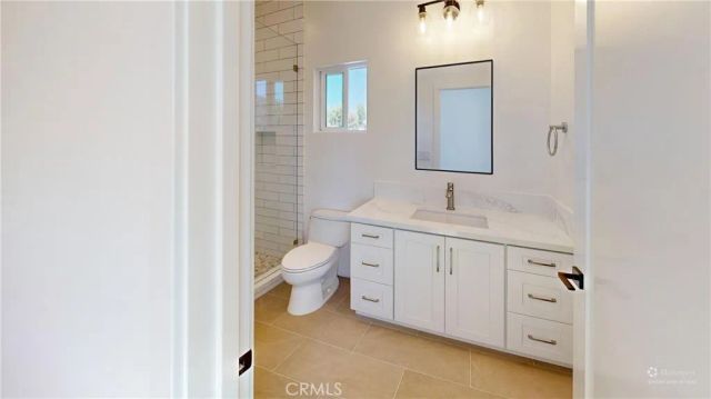 363 Flower B, Costa Mesa, CA 92627