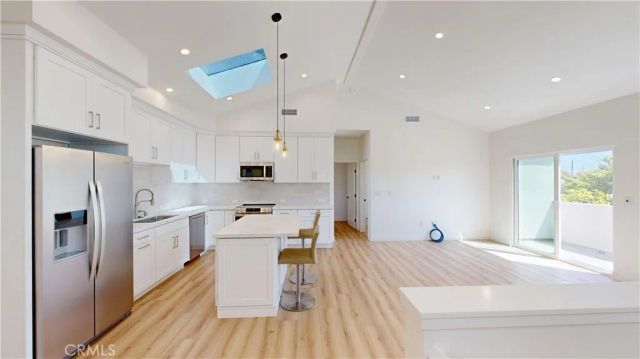 363 Flower B, Costa Mesa, CA 92627