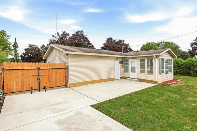 2904 Clayburn Road, Saginaw Twp, MI 48603