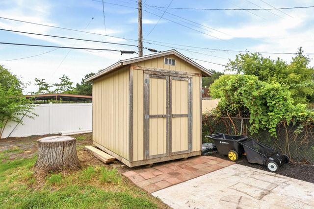 2904 Clayburn Road, Saginaw Twp, MI 48603