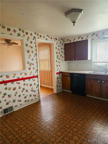 225 Donna Lea Boulevard, Amherst, NY 14221