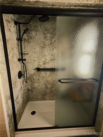 225 Donna Lea Boulevard, Amherst, NY 14221