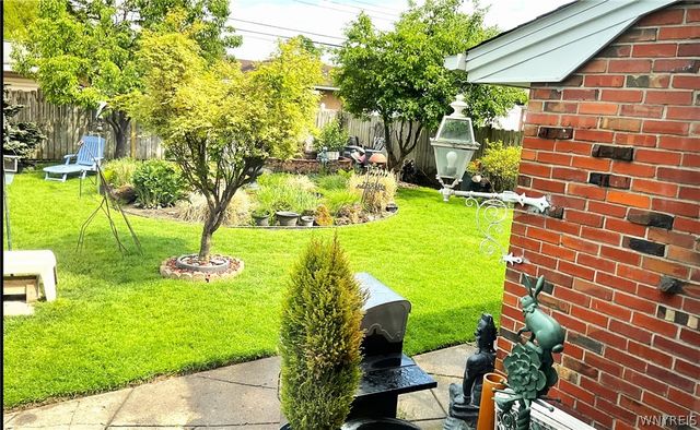 225 Donna Lea Boulevard, Amherst, NY 14221