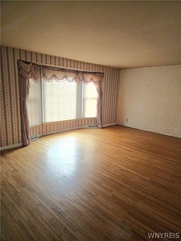 225 Donna Lea Boulevard, Amherst, NY 14221