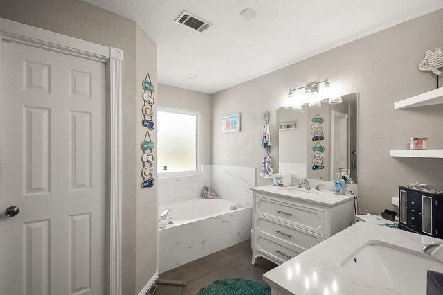 2609 Trippodo Street, Dickinson, TX 77539