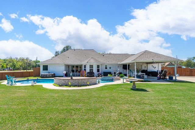 2609 Trippodo Street, Dickinson, TX 77539