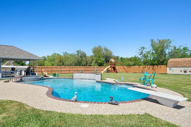 2609 Trippodo Street, Dickinson, TX 77539