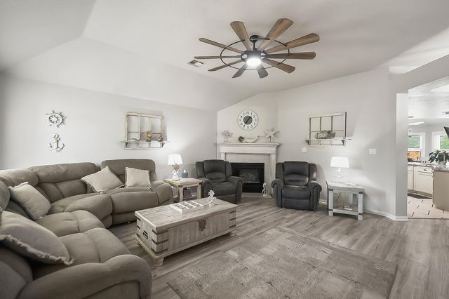 2609 Trippodo Street, Dickinson, TX 77539