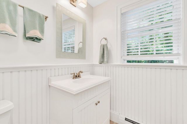 135 Scudder Avenue, Hyannis, MA 02601