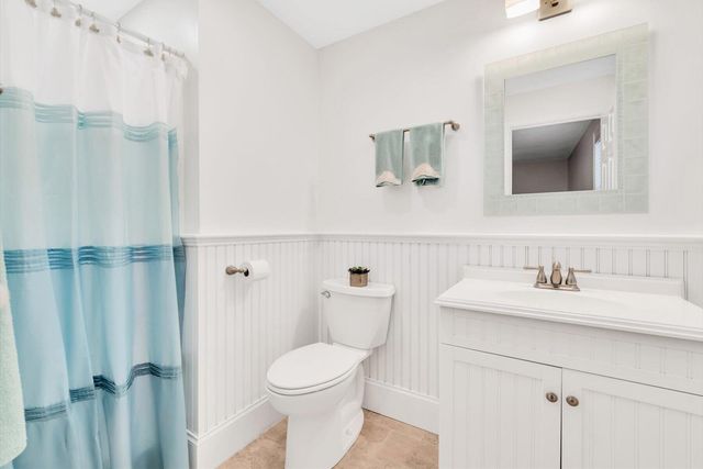 135 Scudder Avenue, Hyannis, MA 02601