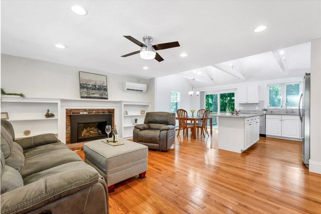 135 Scudder Avenue, Hyannis, MA 02601
