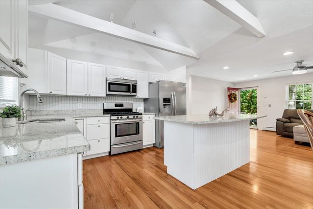 135 Scudder Avenue, Hyannis, MA 02601