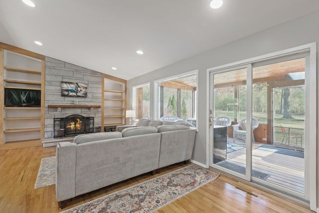 185 Kimberly Road, North Barrington, IL 60010