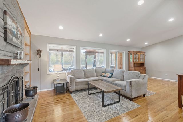 185 Kimberly Road, North Barrington, IL 60010