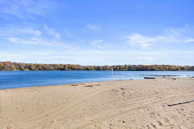 185 Kimberly Road, North Barrington, IL 60010