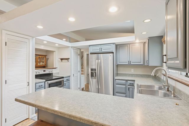 185 Kimberly Road, North Barrington, IL 60010