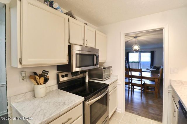 307 Donard Park Ave, Louisville, KY 40218