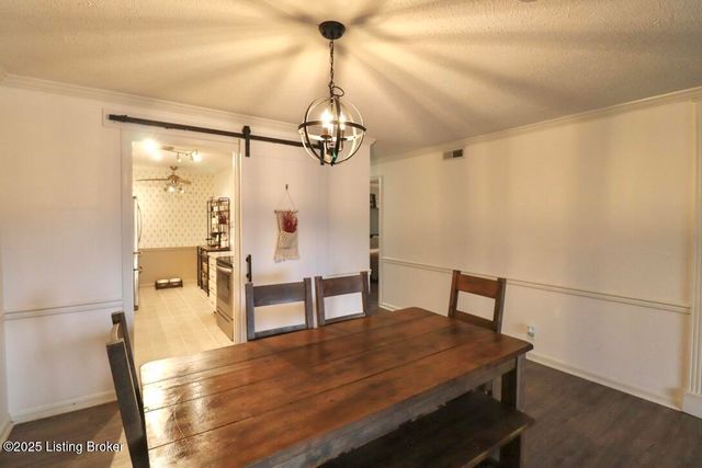 307 Donard Park Ave, Louisville, KY 40218