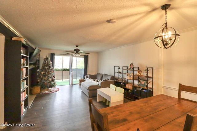 307 Donard Park Ave, Louisville, KY 40218