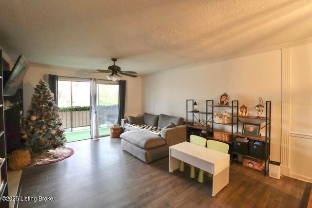 307 Donard Park Ave, Louisville, KY 40218