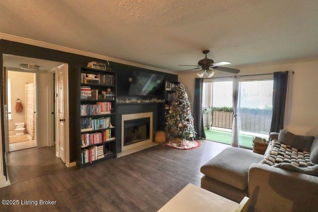 307 Donard Park Ave, Louisville, KY 40218