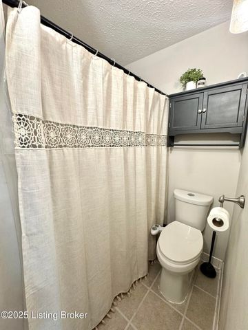 307 Donard Park Ave, Louisville, KY 40218