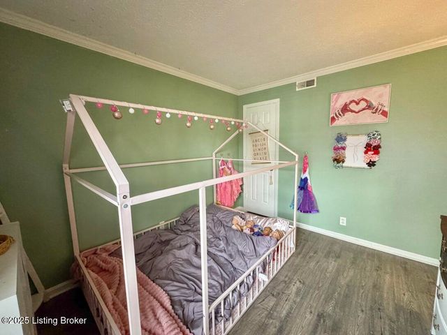 307 Donard Park Ave, Louisville, KY 40218