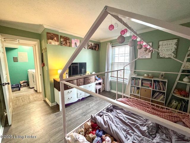 307 Donard Park Ave, Louisville, KY 40218