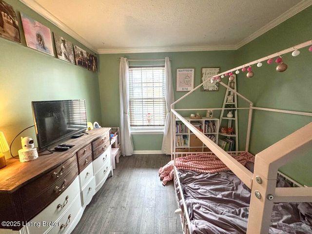 307 Donard Park Ave, Louisville, KY 40218