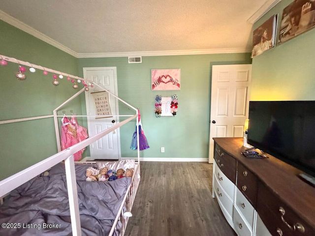 307 Donard Park Ave, Louisville, KY 40218