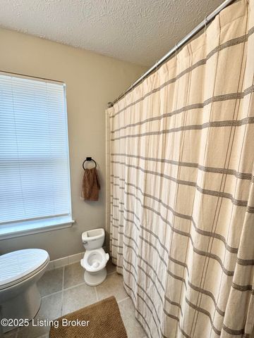 307 Donard Park Ave, Louisville, KY 40218