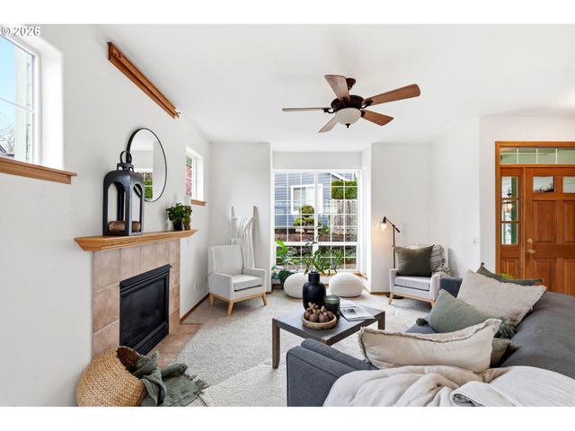 2711 HARVEST Ct, Forest Grove, OR 97116