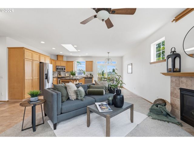 2711 HARVEST Ct, Forest Grove, OR 97116
