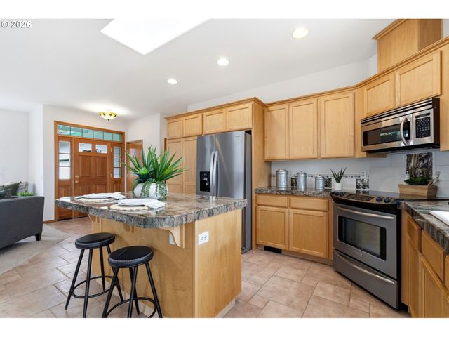 2711 HARVEST Ct, Forest Grove, OR 97116